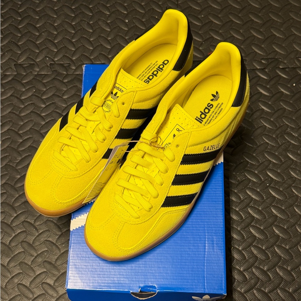 adidas Gazelle Men's Sneakers - Yellow with Black Stripes